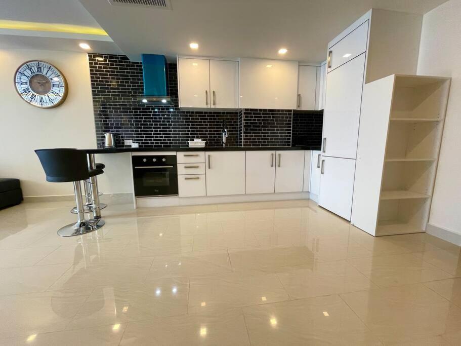 Апартаменты Large Luxury, Pool View, Grand Avenue, Pattaya - 202 Экстерьер фото